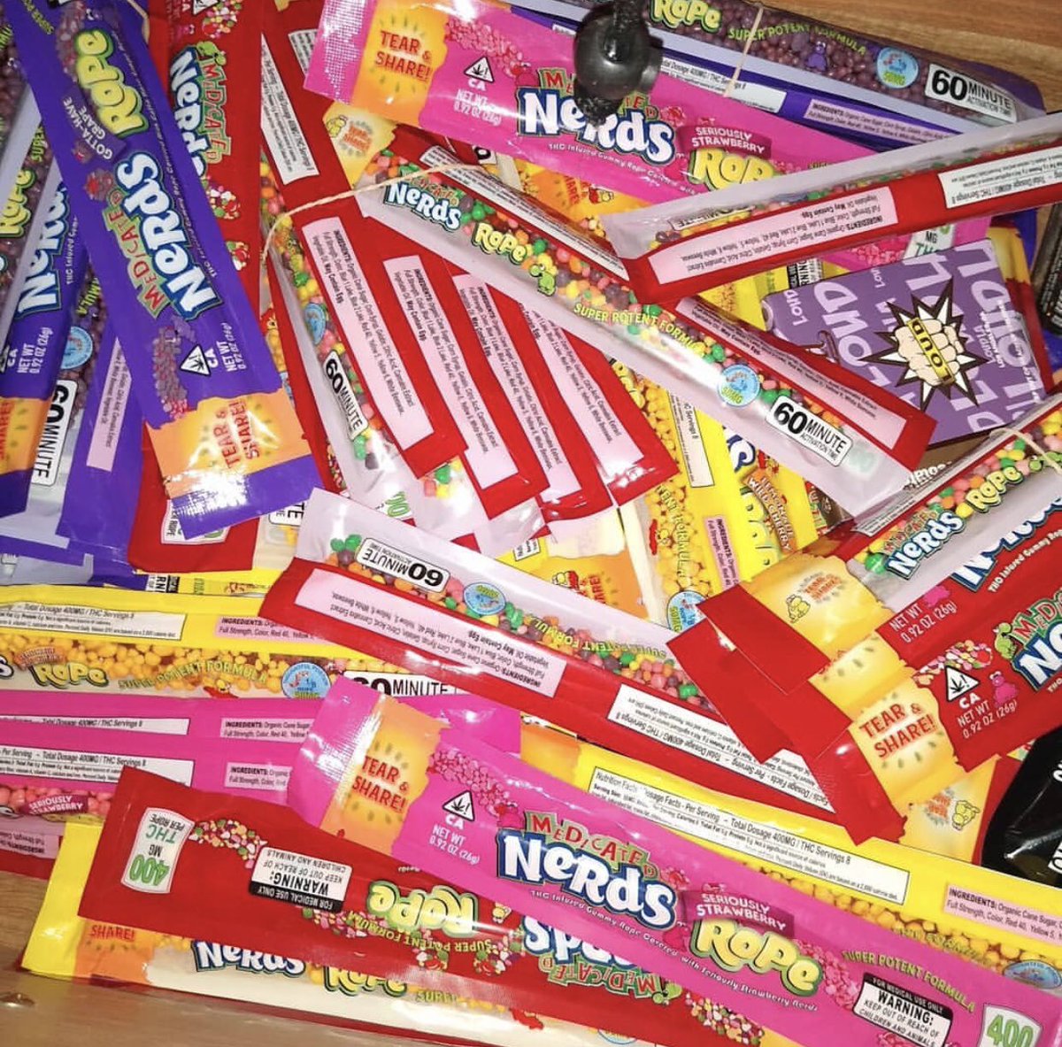 All brand #edibles HMU with a dm or ask for snap 👻 https://t.co/8KnzZJy6hp