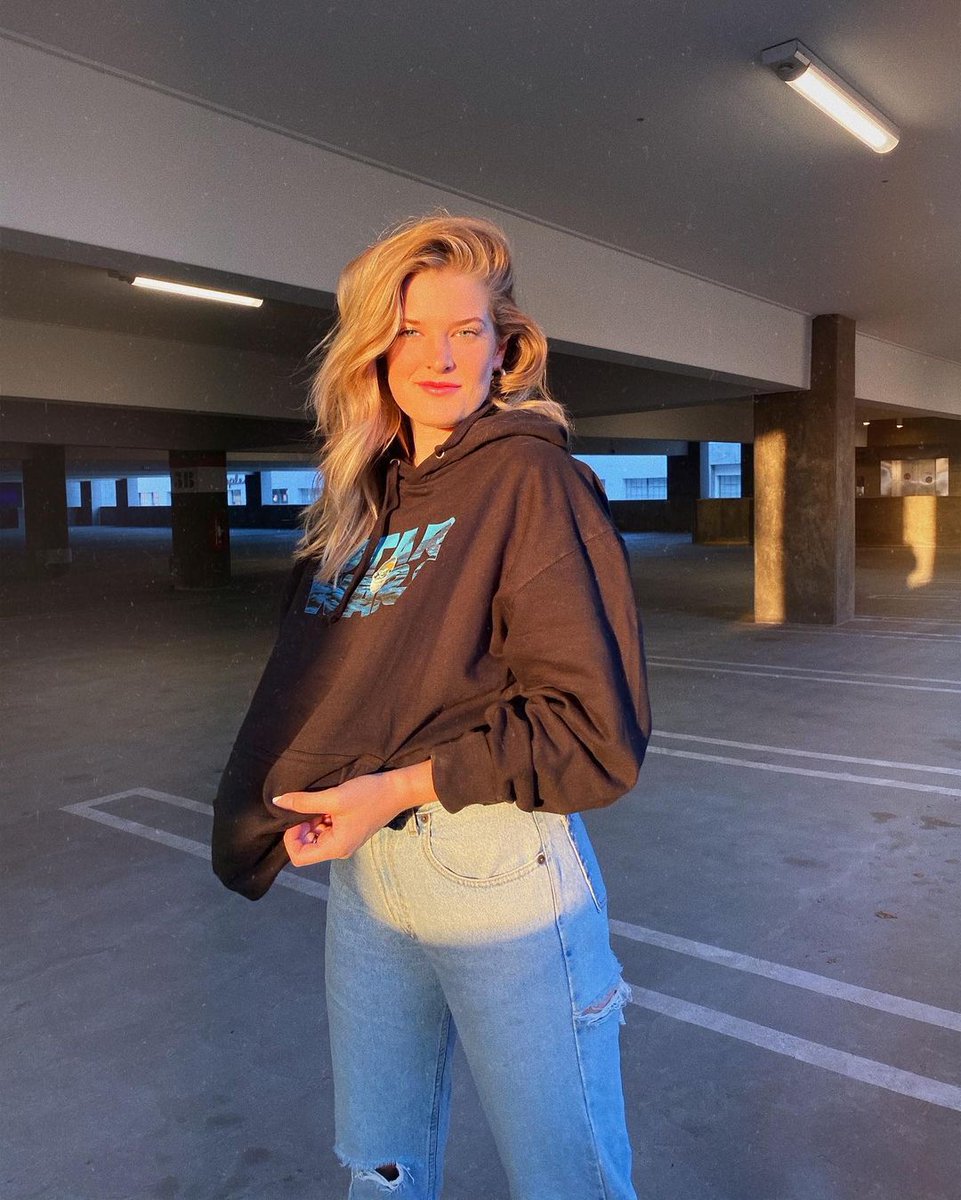 Tillys's tweet photo. @hannahroeloffs is glowing in the new star wars | element collection✨ shop at https://t.co/kUSYt2Nfui #tillys #tillysonu #elementxstarwars https://t.co/aD2ptCpnpr