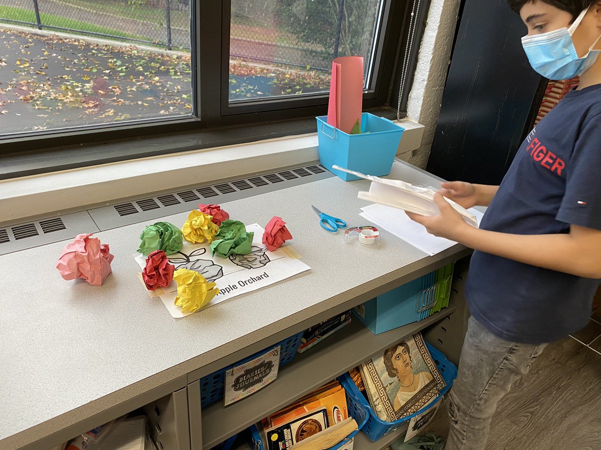 We turned our classroom into an apple orchard today! Their STEAM mission was to create an apple trapper using paper, scissors and tape only! From a distance, students had to use their invention to hold as many paper apples as possible <a href="/13MrsWatson/">Samantha Watson</a> #happeningathowell <a href="/MysterySci/">Mystery Science</a>