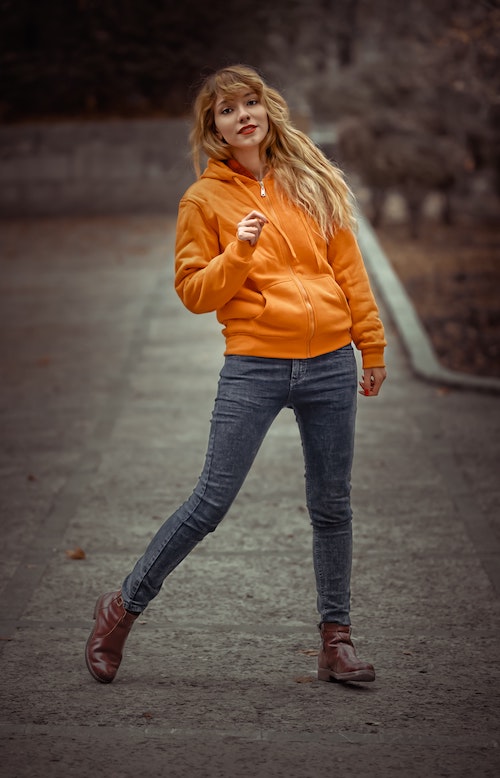 Some Of The Best Ways How Women Can Mix Textures In Their Fall Outfits And Look Great. Take at the best ways how to mix textures in the fall. #fashion blogger #fashion #style bit.ly/34lyLbs