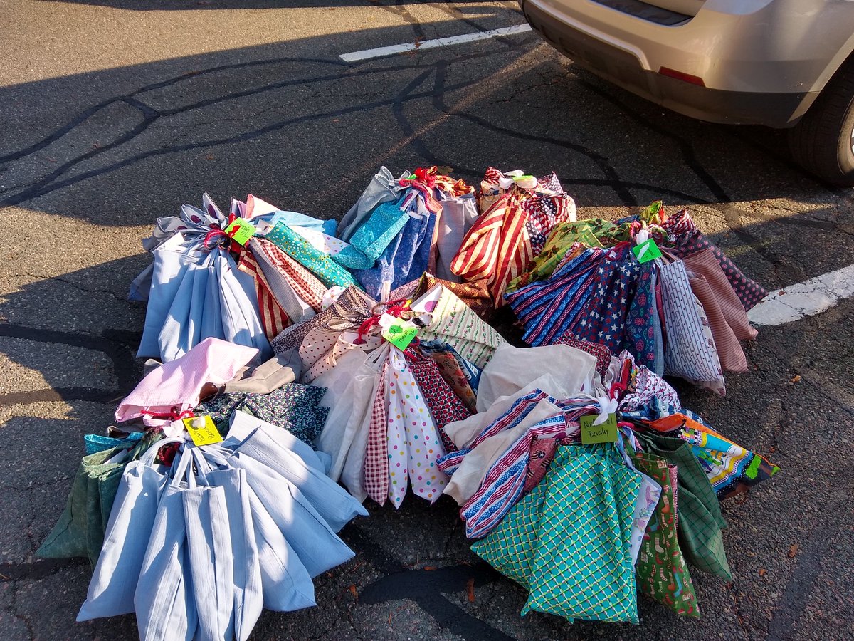 MusicAyers's tweet photo. 371 music bags delivered to schools to go home with kindergarteners today! Remote music can still be fun and engaging! #wearebeverlyschools https://t.co/vXhajZFRI6