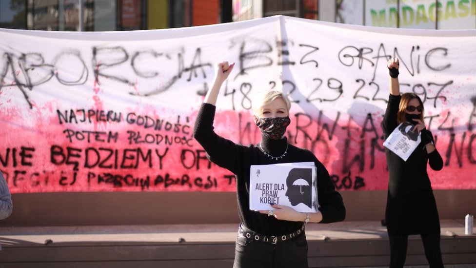 ioodiofascisti's tweet photo. Nem mãe por dever,
Nem presa por abortar,
Nem morta por tentar.
#ProtestAtHome #NieSkladamyParasolek
#StrajkKobiet https://t.co/0b19z2Q25o