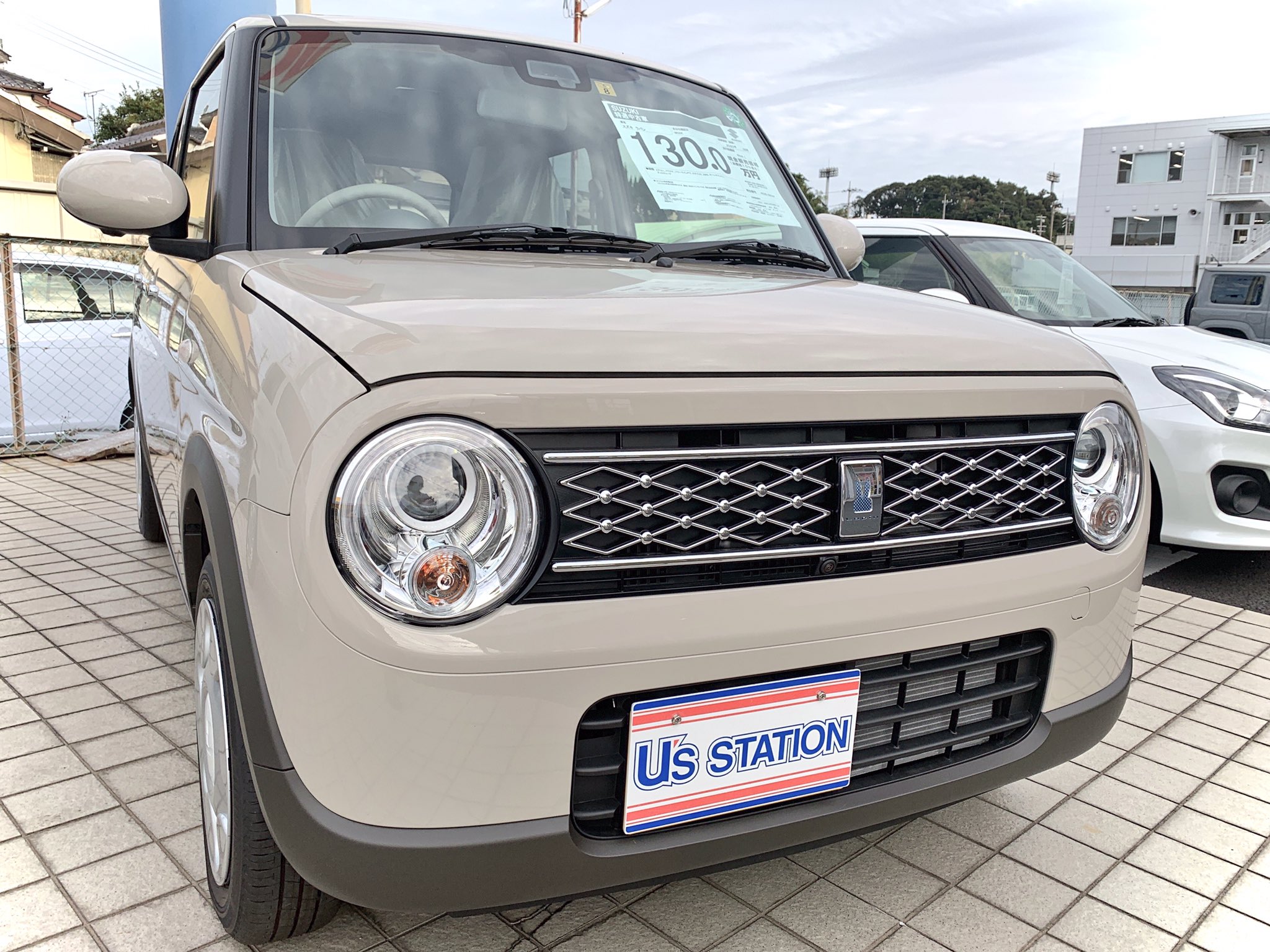 Twitter 上的 スズキアリーナ磐田見付 雨早く止まないかなぁ 今日の車の運転はいつも以上に気をつけて下さいね ただいま フォーン ベージュメタリックの 素敵な ラパンモード 中古車展示中です 大人可愛い空間を楽しめます ラパン モード スズキ