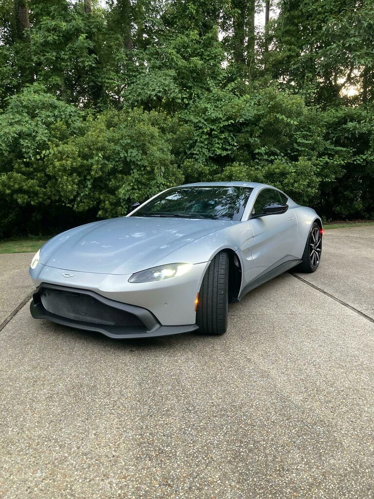 My baby❤️ (2019 Aston Martin Vantage) #bugatti #ferrari #porsche @cars https://t.co/36V5hTQhew