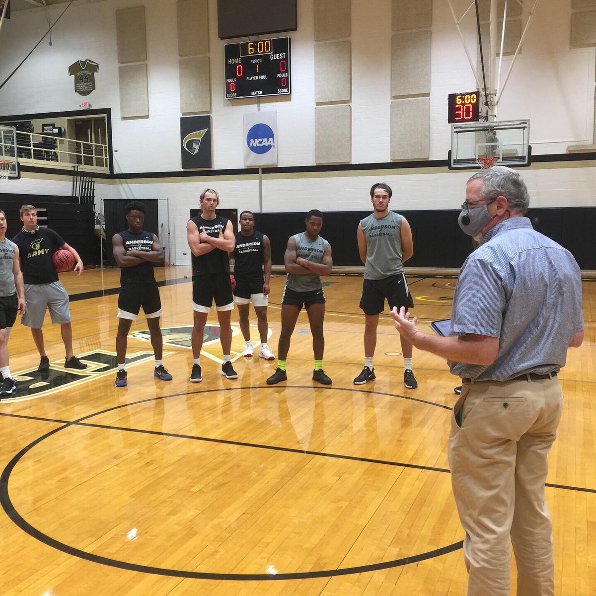 Day 1 in the books. Thanks to Greg Allgood for stopping by the first official practice to pray for and with the team for a healthy, successful season! https://t.co/Mc8G8fIf29