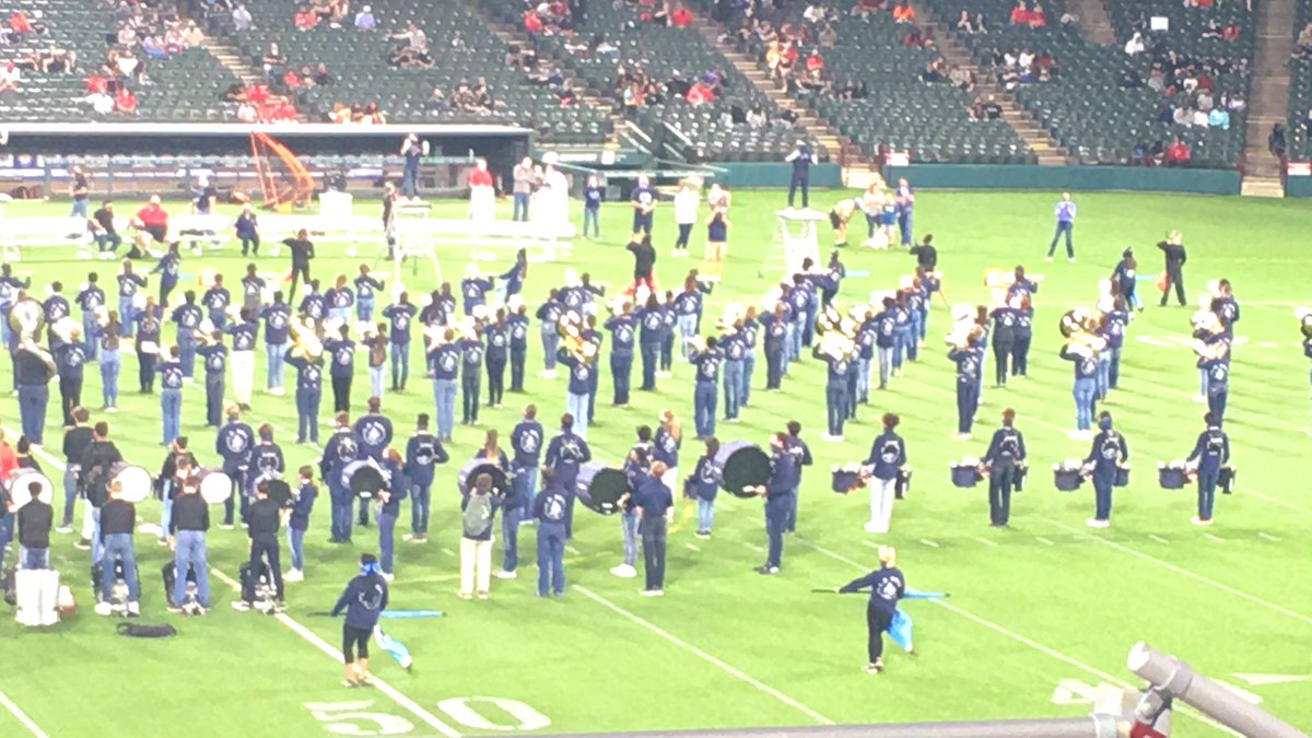 BellRaiderFan1's tweet photo. Bell &amp; Trinity bands take the field for a shared performance. @ldbellband @TrinityBandTX https://t.co/7YECVGEyPQ