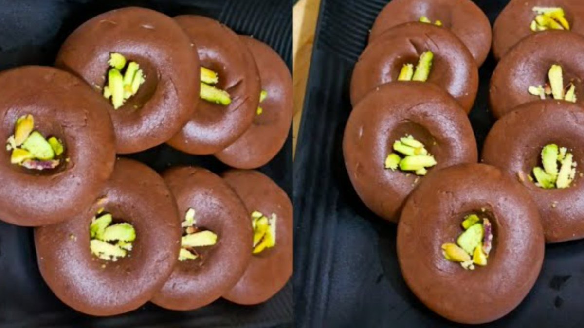 recipesbyrubi's tweet photo. CHOCOLATE Peda Recipe | Quick and Easy Choclate Sweet @recipesbyrubi
#chocolate #sweet #Diwali2020
#Trending #diwslikimithai #pedarecipe
#instantsweet #RecipeOfTheDay #Indianfestivalrecipe #choclatesweet
Full video link:-
https://t.co/X9yA9uoB2L https://t.co/ACE54bLEhY