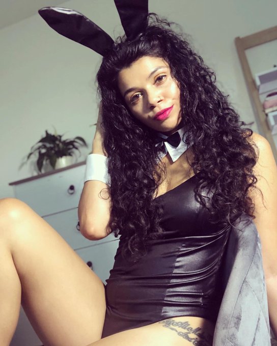 What are you gonna be for halloween?   Watch me take it off >>> https://t.co/KXNodz612P https://t.co