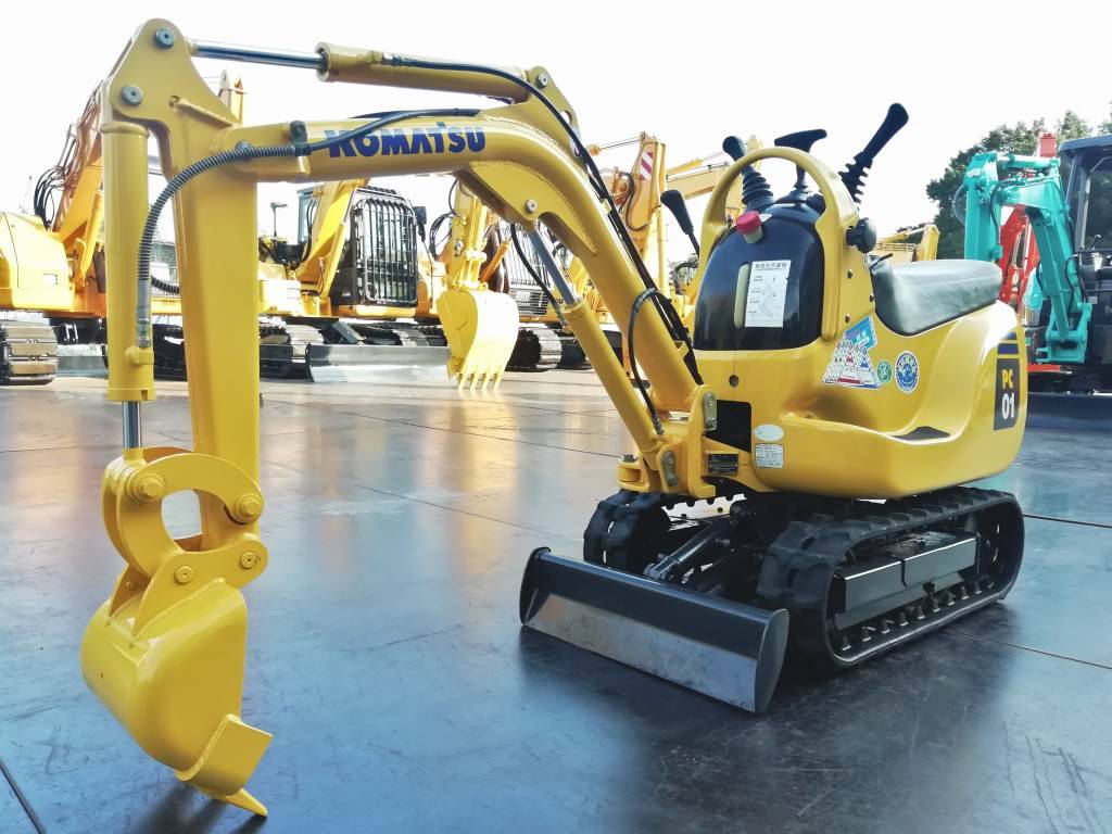 tokuworld7980's tweet image. 【中古ミニユンボのご紹介】
＃コマツ　＃PC01-1A　＃847hr［BE1941］
＃国内メンテナンス済（ＥＧオイル交換済）
人気の高い豆ユンボです。出荷台数が少なく人気の機種です。狭いところに入るのに持って来いの機種です。
tokuworld.co.jp/stock/mini_exc…
tokuworld.co.jp/stock/mini_exc…
tokuworld.co.jp/list/