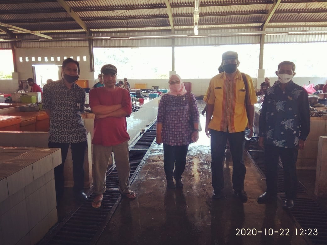 Perikanankabmlg's tweet photo. 22/10Bidang PUP melakukan keg Koordinasi dg Kades Tambakrejo &amp; survey lokasi utk persiapan keg kampanye gemarikan Pantai Tamban di Balai desa Tambakrejo , Koordinasi dg poklahsar Adi karya survey lokasi utk persiapan keg Bimtek Mutu&amp;Keamanan pangan di Pasar Ikan Dusun Sendangbiru https://t.co/sVyVG1DK7M