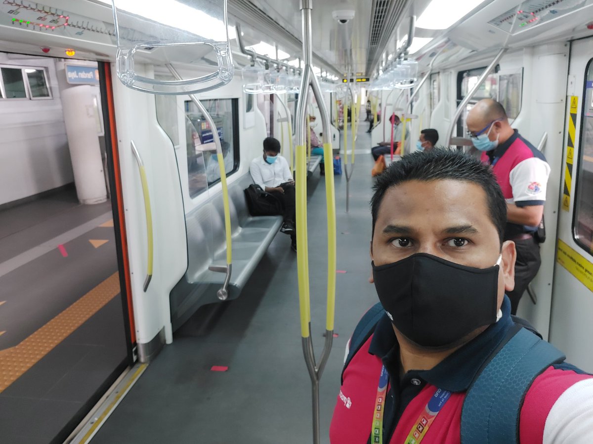 ajibPH3's tweet photo. Alhamdulillah,ramai penumpang LRT yang ikut SOP.Teruskan amalan sebegini.
Putuskan rantaian COVID19
#AbamLRT #aglsrp #dalamLRT https://t.co/C9RA32627h