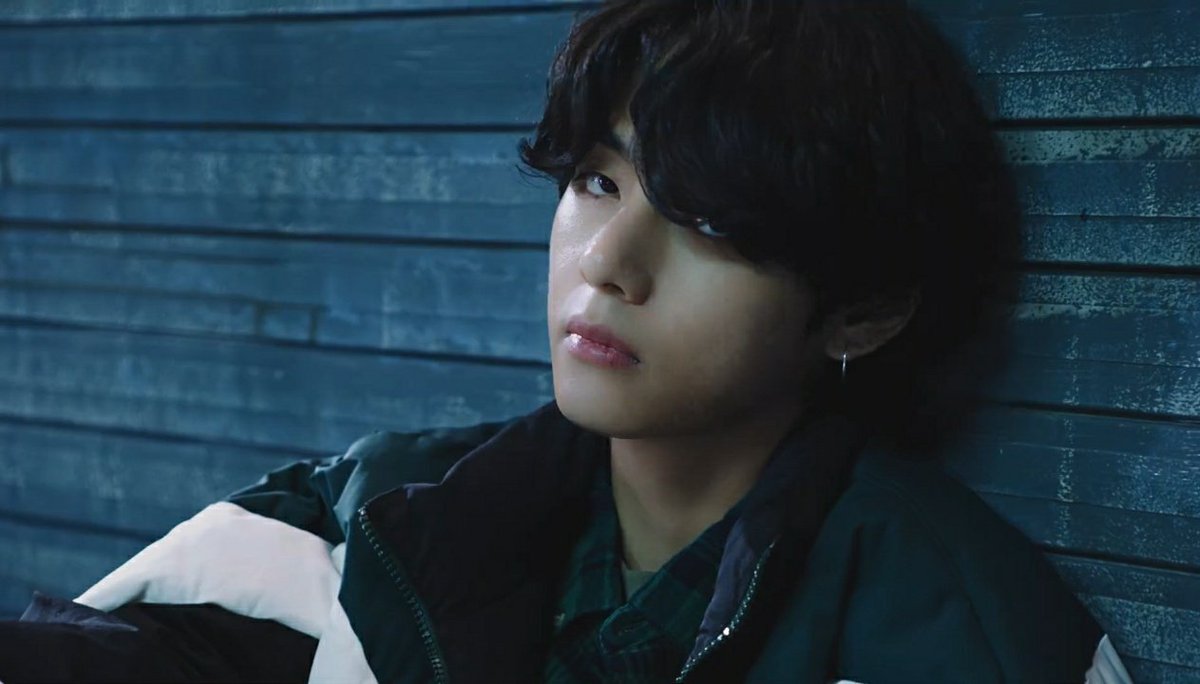 daziinpr's tweet photo. พ่อคุณทูนหัว พ่อเอ้ย!! แทฮยองชิ
หล่อจริง หล่อมากกกกก😊😍🐯 
FILA X BTS
#방탄소년단 #태형 #TAEHYUNG https://t.co/GqyhpSAGCo