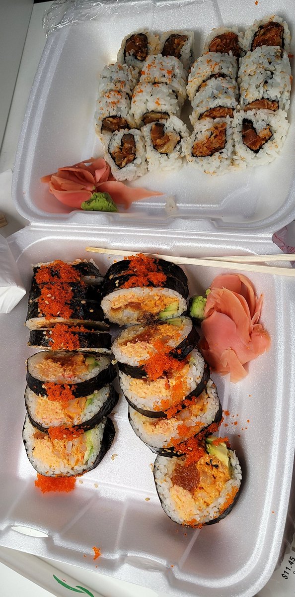 TinaDaQweena's tweet photo. MAD SUSHI 🍣 CRAVING AFTER THE GYM... #sushilife #foodie #foodporn #foodielife #madcravings #postgymworkout #eats https://t.co/iNUnuG9cBt