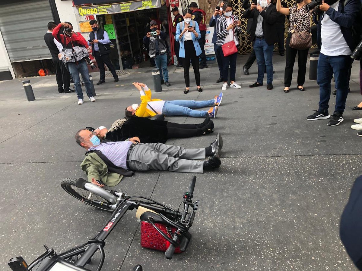 abrahamendieta's tweet image. Un fideicomiso para pagarle la escuela de teatro a los legisladores del PAN.