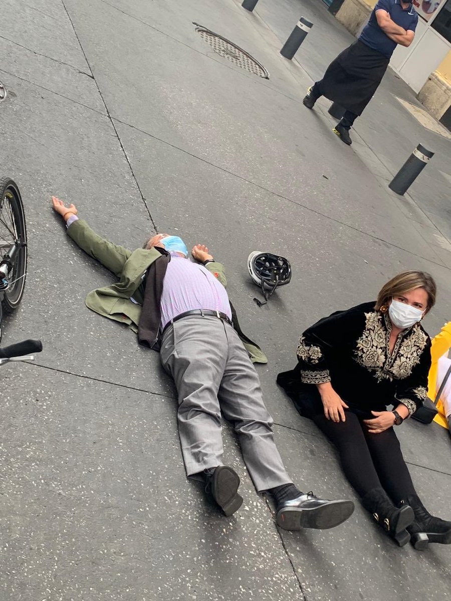 abrahamendieta's tweet image. Un fideicomiso para pagarle la escuela de teatro a los legisladores del PAN.