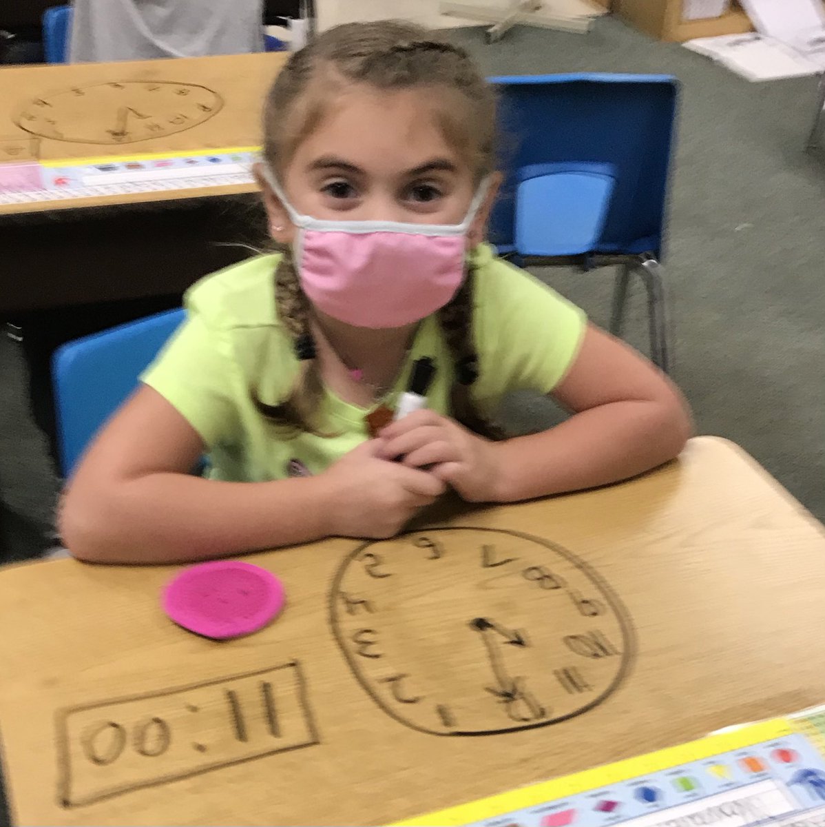 QueefLatinahO_G's tweet image. What time is it?! ⏰⌚️Just ask these kids!! #timeonthehour #analogclock #digitalclock @WISDTurner