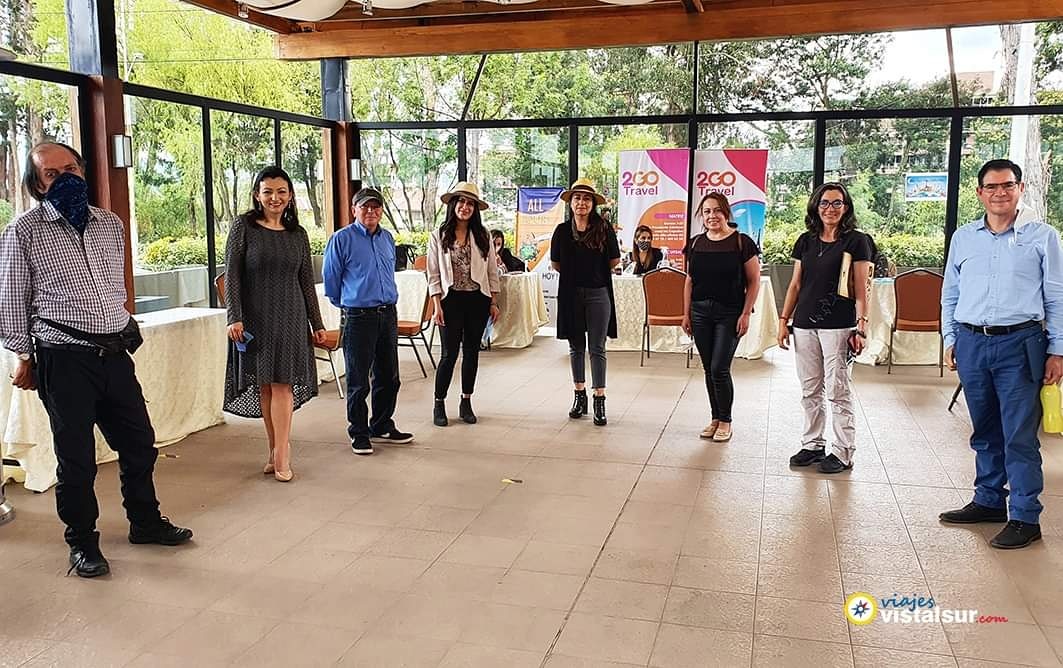 GUIASAUSTROEC's tweet photo. Hoy participamos en el primer workshop CUENCA ENCANTA. Aquí desarrollamos nuevos productos y servicios con que cuenta el sector hotelero para ofrecer a los potenciales visitantes para el próximo feriado por el Bicentenario de Independencia.
#guias #turismo #cuencaencanta https://t.co/DQ4EB0kXxB