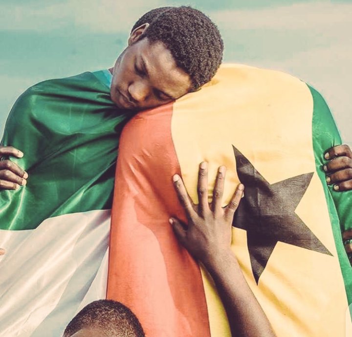 thereal_mrtata's tweet photo. We stand with you 🇳🇬🇬🇭
#EndSARS #EndPoliceBrutality https://t.co/RppooikhcS