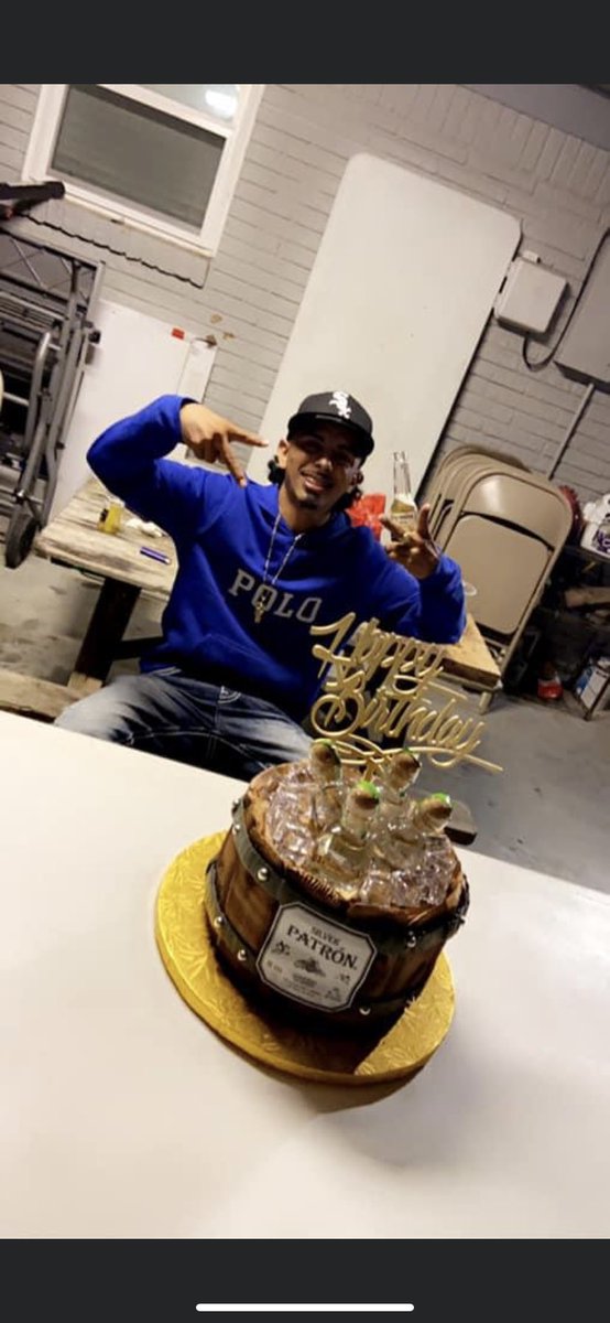 Only good picture from my birthday 🤣🎊🎉 21