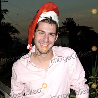 Rob as Big Brother costumes/punishments, a thread. (Happy birthday,  @robcesternino!)