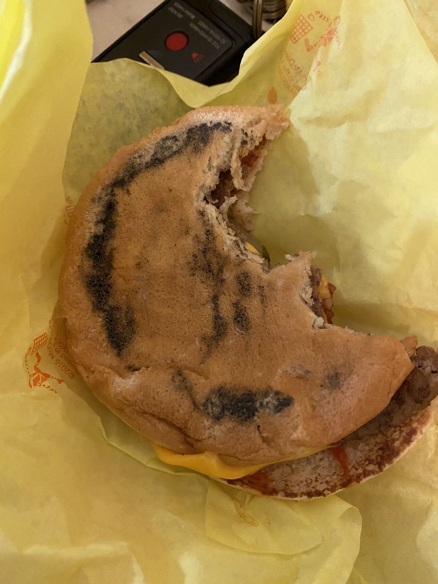 BrandonHeim21's tweet photo. Yummy! Thanks 🤢🤢🤢 @McDonalds https://t.co/tNAl8XzQUq
