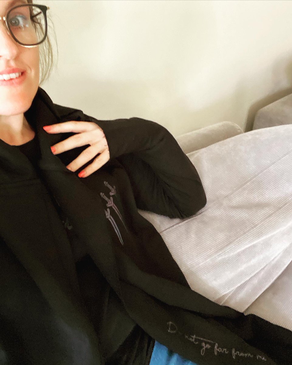 tehlawlzx's tweet photo. Looooook what arrived. Just in time for the sweltering Australian summer! π
Thank you for your wonderful characters, @VoiceOfOBrien π
@CriticalRole #daggerdaggerdagger #vaxildan #criticalrolemerch #critcalrole #aussiecritters https://t.co/2kynztibuW