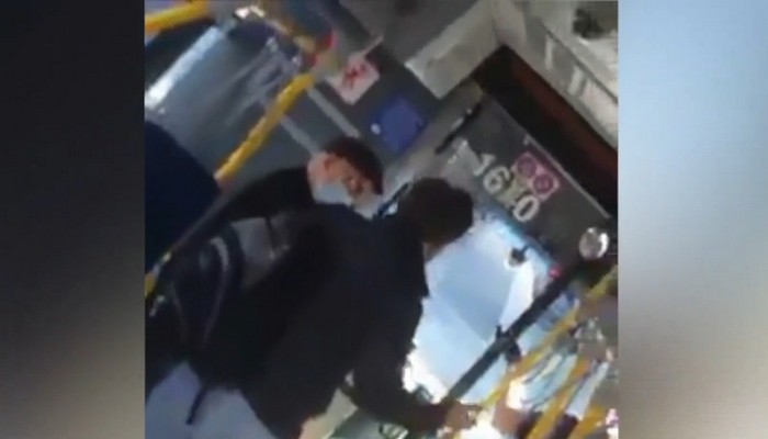 A senior whose fare was declined is denied a seat on the bus, HSR calls it an unfortunate incident. @botelhok reports. #HamOnt #HSR
WATCH: https://t.co/pyEl8ZEsNi https://t.co/KDc3n2rFd9