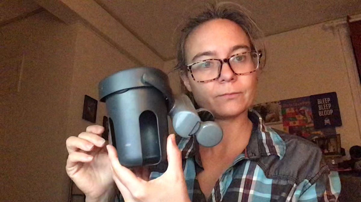 ZoeAnastassiou's tweet image. TEQUILA 365: it is a bottle holder... youtu.be/RTrjSWcaMrc via @YouTube
#multitaskinghacks