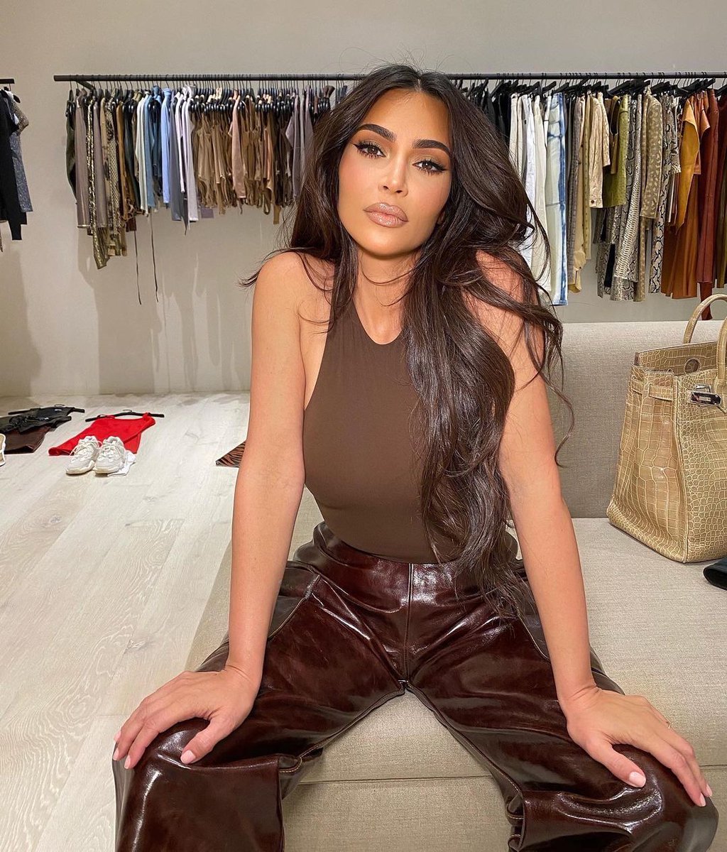 E_NightlyPop's tweet photo. Watch out #Monopoly, #Kimopoly could be giving you a run for your money! Her friend, #SimonHuck, gave her the board game as a 40th birthday gift! What's the best birthday gift you've ever received? [IG: kimkardashian] https://t.co/mceOHHm8dO
