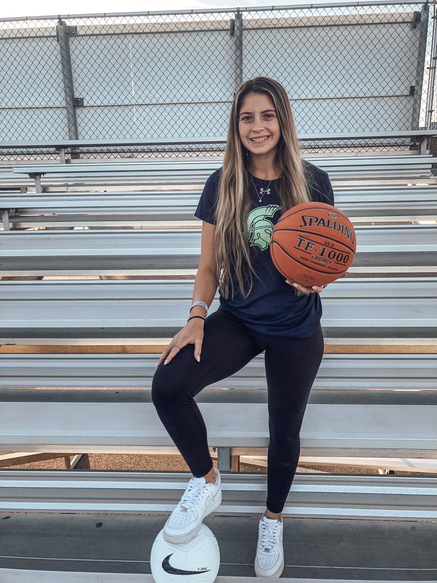 delaneypink53's tweet photo. Can’t wait to continue doing what I love. 
🏀⚽️ A big thank you to all the coaches that have put time and energy in to recruiting me and my club coaches who have pushed me this far. To my family &amp; friends, you guys are incredible. Here’s to my next journey at U of Providence! https://t.co/IjScMpClX9