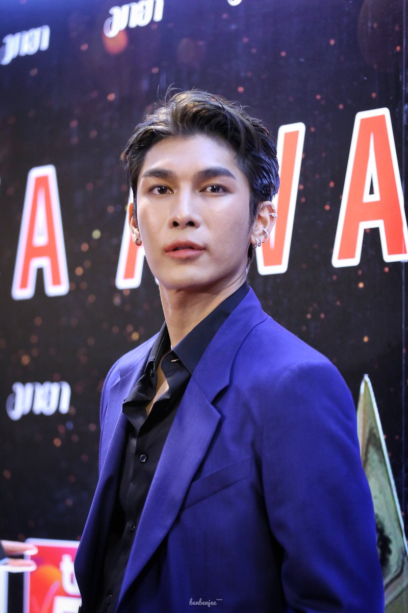 Its time to say a prayer of thanks to the team who put this entire look together on him. And to GOD WHO CRAFTED THIS MAN BY HIS OWN HANDS.  @MSuppasit