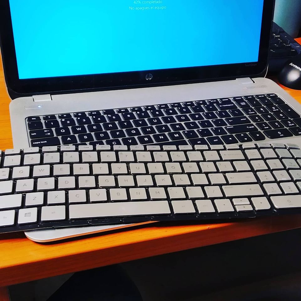 infofixpc's tweet photo. HP Envy M6 - N012dx: Cambio de teclado. https://t.co/MgAV25fkxE