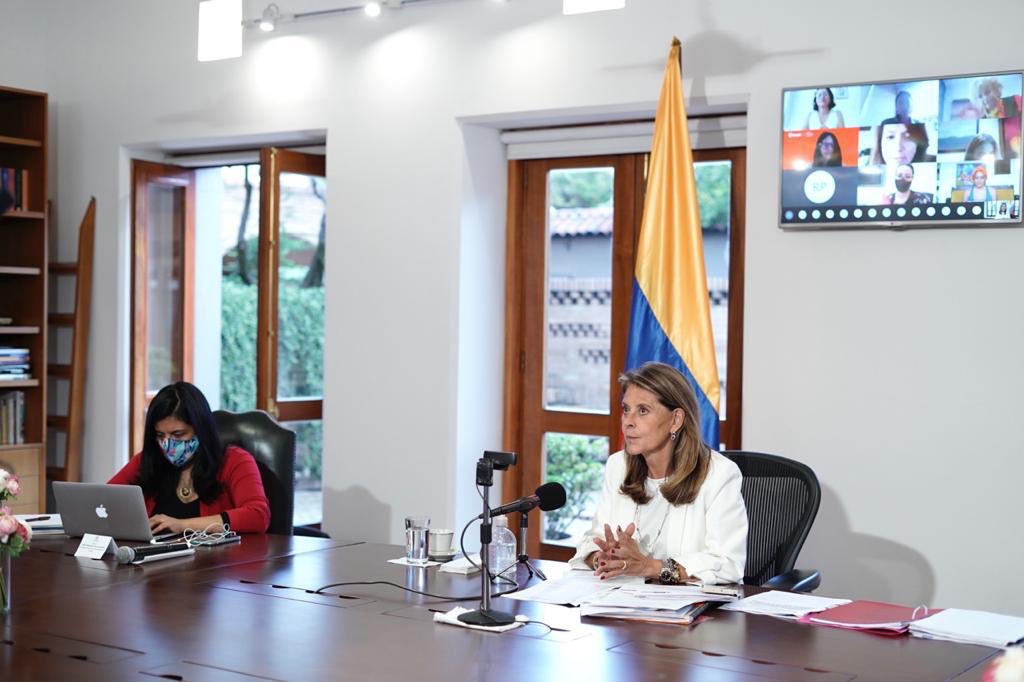 ViceColombia's tweet image. 3⃣ #CAPEC es Colombia 🇨🇴 | El Amadrinamiento de Alcaldesas es una de las actividades del #CAPEC, y actualmente cuenta con 66 alcaldesas contactadas, de las cuales 37 están trabajando activamente, representando 19 departamentos.