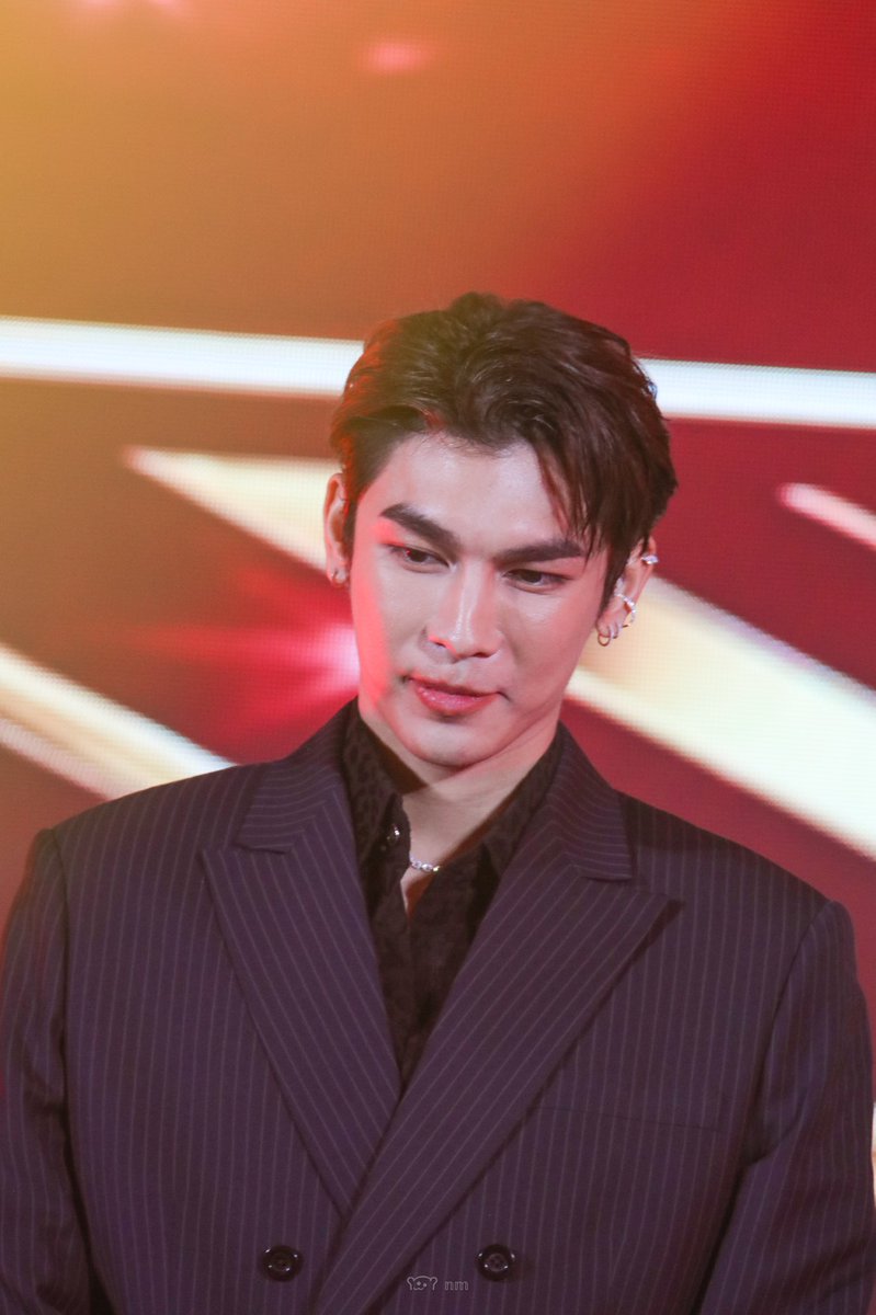 HELLO AGAIN SIR THESE PICTURES DESERVE TO BE PUT ON HERE TWICE BECAUSE DAMN, SIR. Have mercy on us mere mortals.  @MSuppasit