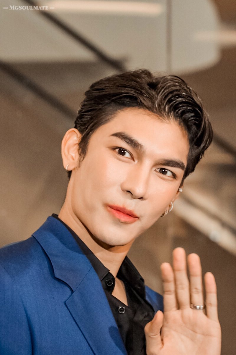  @MSuppasit I am tired but I love you Mew, you looked so stunning and radiant. You shone so bright.