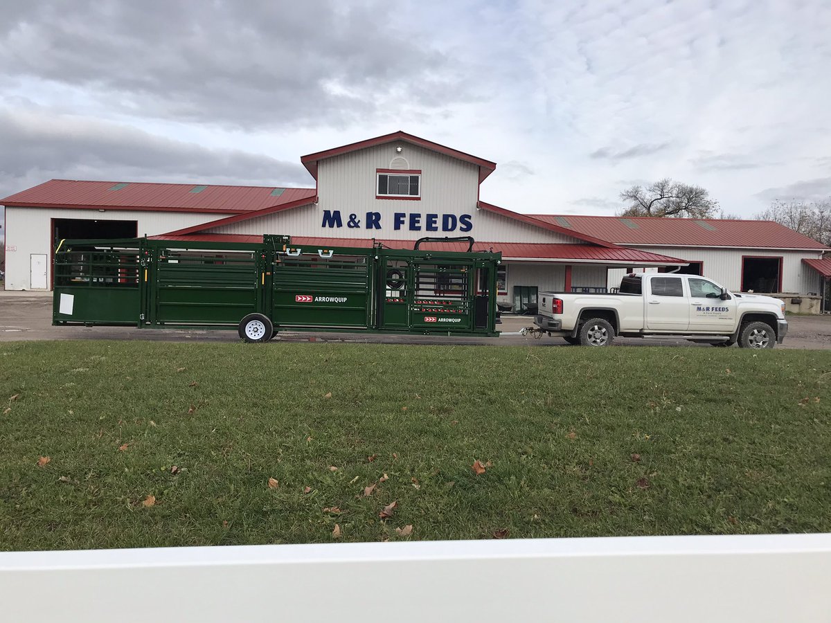 Delivered this @Arrowquip beauty today! Portable, hydraulic all the bells and whistles! @BrianCoughlin2  #mrfeeds #gobeef