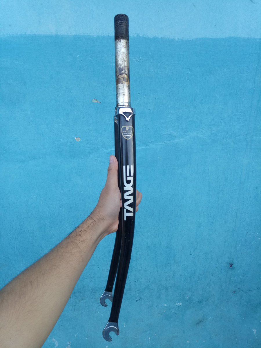 LittleGear_'s tweet photo. Wts fork tange prestige 700c (jarang ada) steertube +- 20cm good condition 2.5jt nego #fnfjb 08567849790 https://t.co/Q5ptCkDK1Y