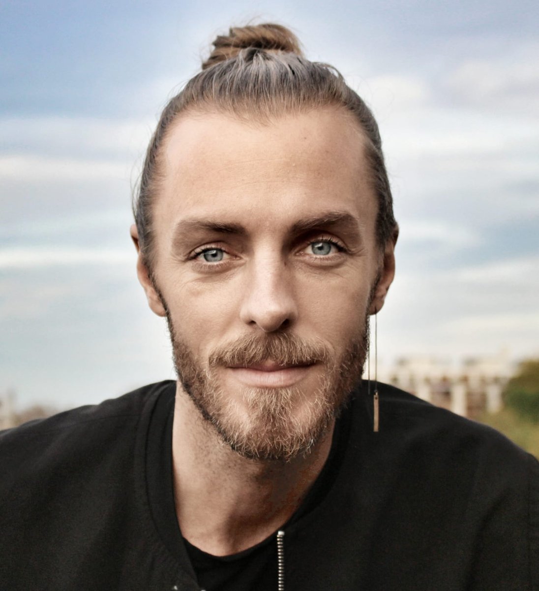 🌺 VIRTUAL GUIDED MEDITATION 🏵️⁠
.⁠
THURSDAY // 10.22.20 // 8AM PDT⁠
🎟️ eventbrite.com/e/124142554723 🎟️⁠
.⁠
Join teacher Mattis Norrvidd for a 30-minute guided meditation in the virtual gardens of the <a href="/I2iMeet/">Meet I2I</a> platform.
#meditation #mindfulness #selfcare #⁠wellness #mentalhealth