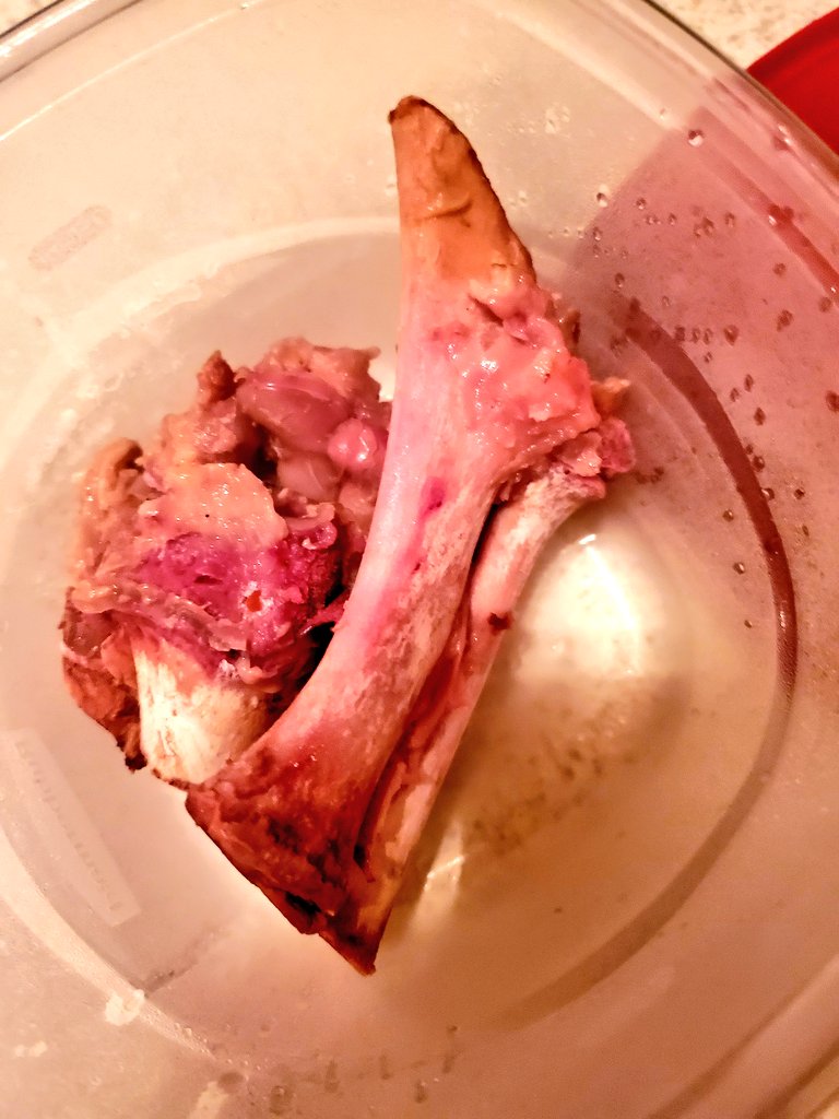 food cw // when your instant pot goes off pull the bones out from your ham hocks. save those for later they can be broth!!! shred your ham. serve hot.