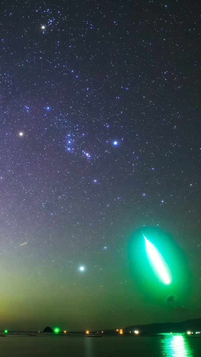 西望長安 Arne Jacobsen 昨夜の火球を自分のiphoneの壁紙にするためにトリミング 再処理してみました 自分が見てきた流星の中でも 上位に入る素敵な火球でした オリオン座流星群 おうし座流星群 Iphone T Co Xa8bpemtg6