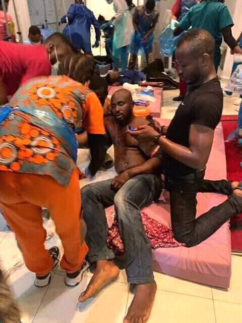 ahneeka1's tweet image. Can’t find sleep thinking about people fighting for their lives right now just cause they believed we ran a democracy in Nigeria... If you’re awake too...drop a prayer for them🙏. May the souls of all the faithful departed.... #EndSars #EndBadGovernanceinNIGERIA #PrayersUp