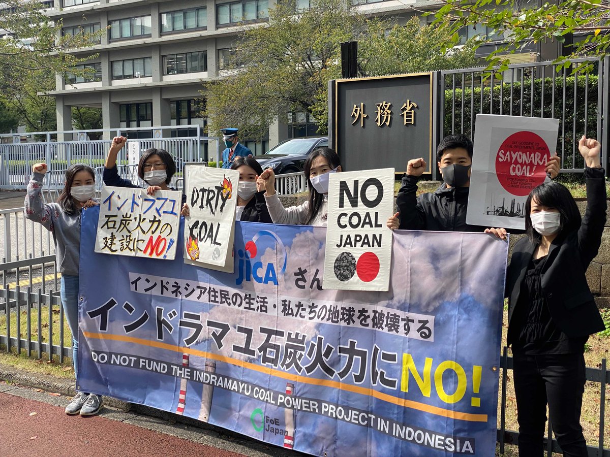 FoEJapan_en's tweet photo. Japanese PM @sugawitter is currently in Indonesia meeting President @jokowi. Indonesian and Japanese civil societies take this opportunity and voice our strong opposition again to the Indramayu coal power project in Indonesia by @jica_direct.  #NoCoalJapan #TolakPLTU2Indramayu https://t.co/yvCmwOMB7r