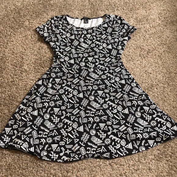 So good I had to share! Check out all the items I'm loving on @Poshmarkapp from @melinielb #poshmark #fashion #style #shopmycloset #forever21 #worthington #originals: https://t.co/tQ2KLA9L7t https://t.co/N8SjqbWG0W