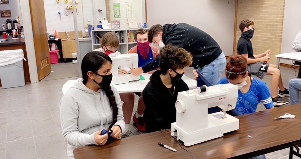 #GlobalMakerDay 2020 is in the books! Thx <a href="/VanISDVanTX/">VanISDVanTX</a> for letting my Ss make robot hands, chocolate caramel covered apples, balloon racecars &amp; buffs (stylin for the pandemic, duh 💁🏼‍♀️)! Special s/o to <a href="/thesocialNorm12/">Erica Norman</a> <a href="/TheBeeDuke/">𝔹𝕖𝕣𝕟𝕪 𝔻𝕦𝕜𝕖</a> <a href="/moffatt_teach/">Amy Moffatt, M.Ed.</a> <a href="/eringoesTECH/">Erin York</a> for all the hard work!