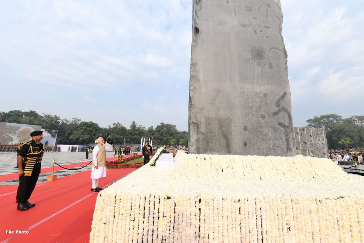 Police Commemoration Day is about expressing gratitude to our police personnel and their families all across India. We pay tributes to all the police personnel martyred in the line of duty. Their sacrifice and service would always be remembered. https://t.co/69gkT1yH24