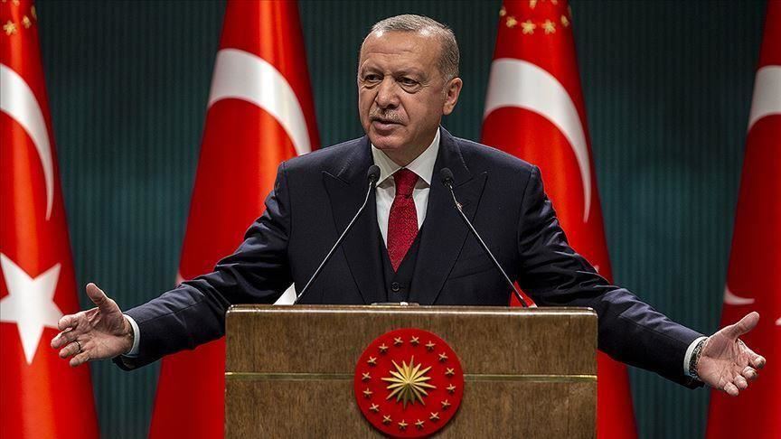 #أردوغان يدعو المسلمين للحوار للخروج من واقعهم المحزن
حيث قال: ينبغي علينا كمسلمين أن نصغي لبعضنا البعض أكثر وأن نتبادل الأفكار في هذه الفترة المؤلمة والمليئة بالتحديات
وأضاف: التعصب القومي والمذهبي والإرهاب فتن تنخر العالم الإسلامي من الداخل.
#ترك_بوست