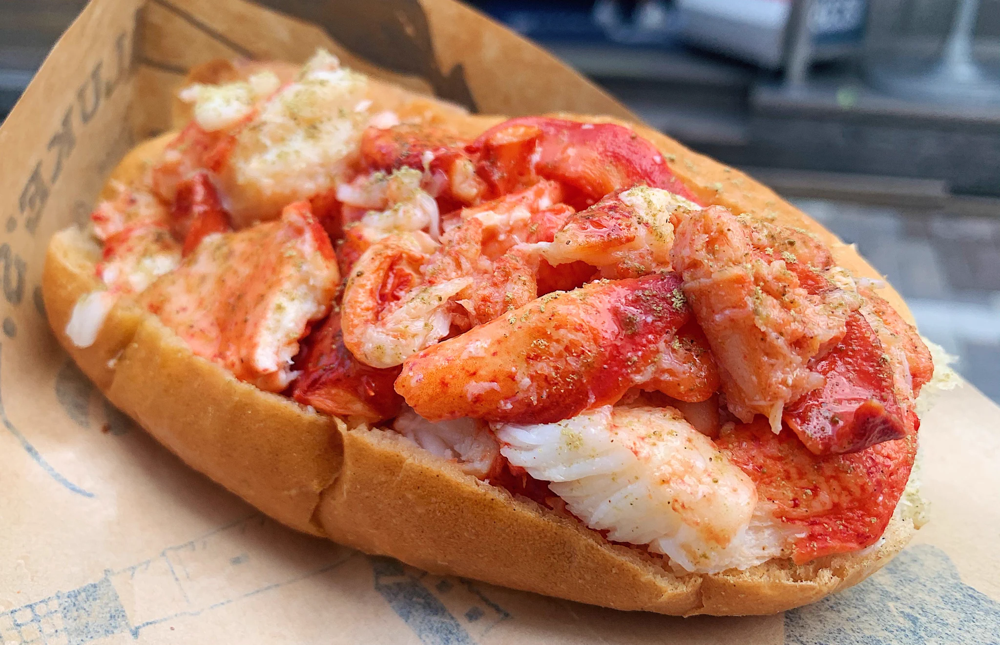 【ルークスロブスター】パンに挟んだプリプリのロブスターが味わえる！！