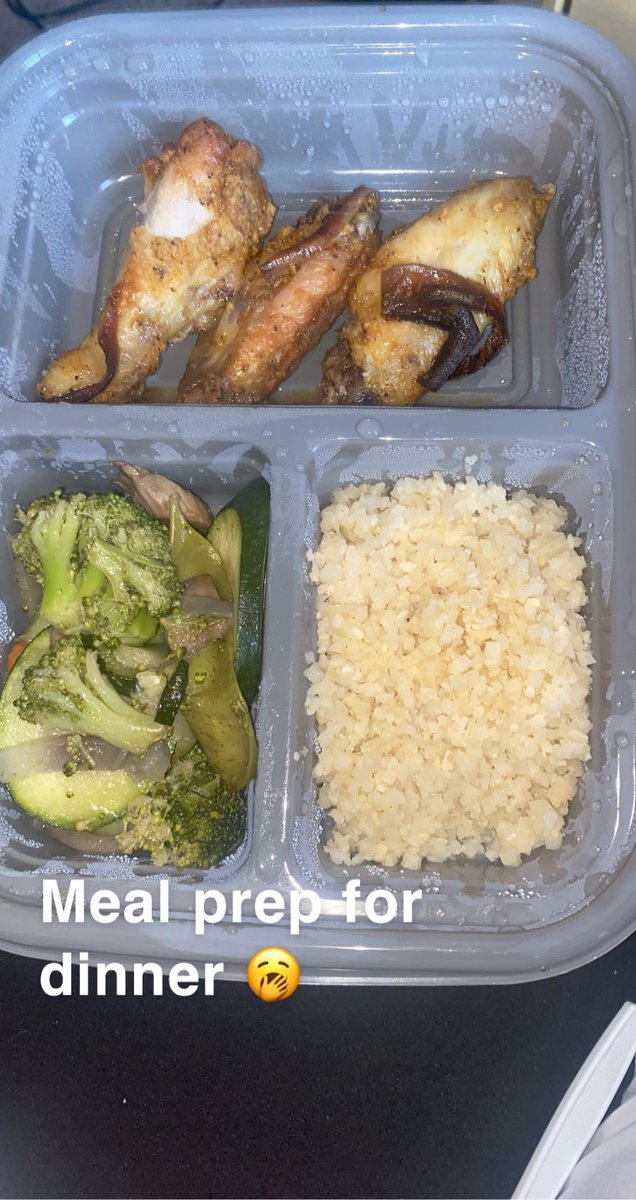 Meal prep is kinda good ! Cauliflower rice mix veggies garlic pepper chicken