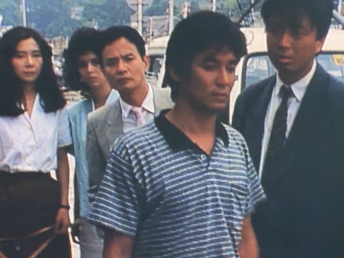 山崎ひろし 多分みんな10年間どこにでもいるような普通の人だったのだろう だけど集まった瞬間に昔のカースケ オメダ グズ六 洋子 真弓に戻ったのだ どんなに悲しくても 人に優しく出来る人は美しい それを思うと夜中に声を出して泣いてしまった