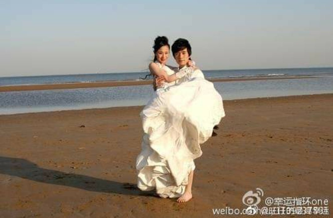 Zhu Yilong's MV feature [2009]